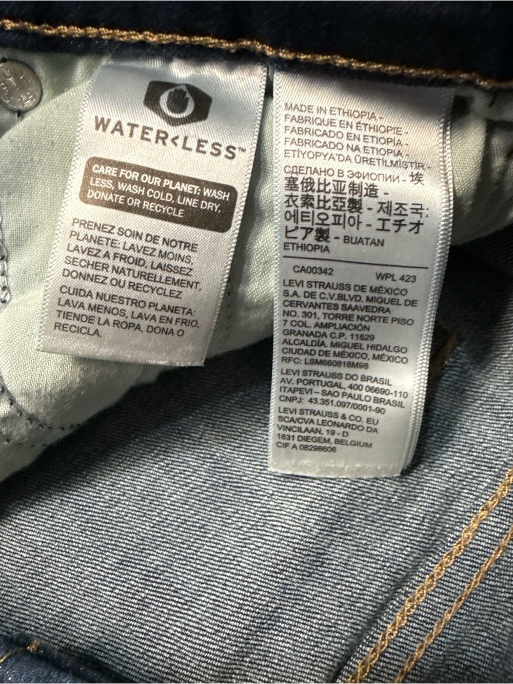 Levi’s Classic Bootcut Dark Wash Jeans Size 6 | Flattering Fit - Picture 7 of 7
